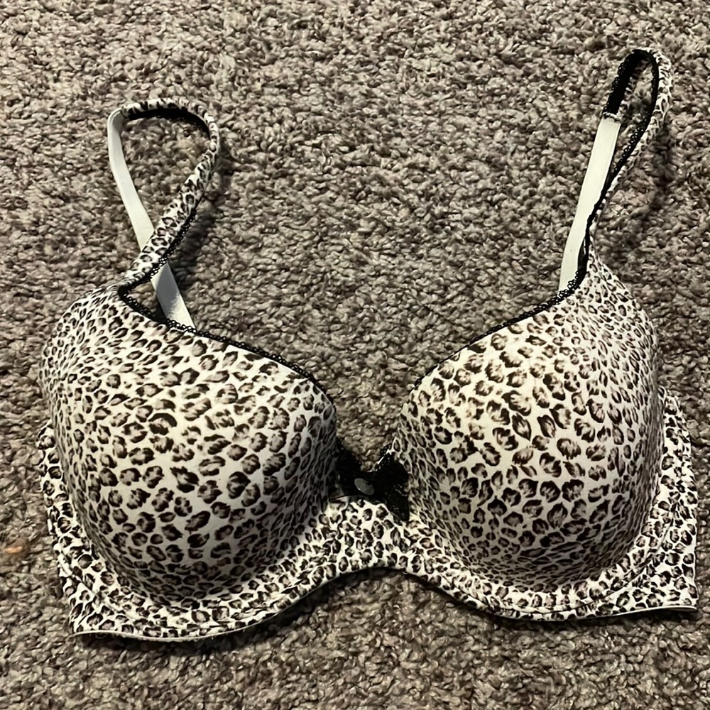 32D VS Bra lined Demi